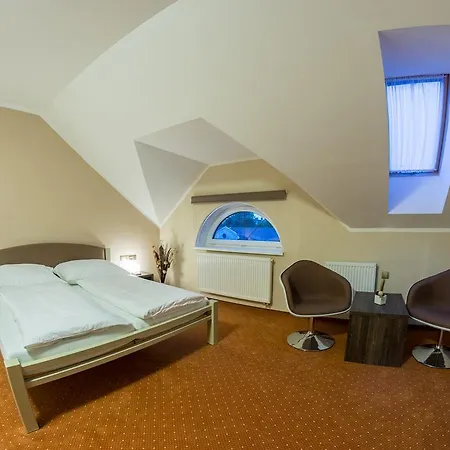 Lužnice Hotel 3*
